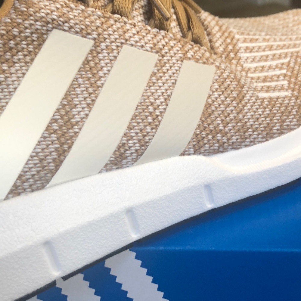 FLASH SALE! Adidas gold white Swift Run sneakers - Picture 7 of 8